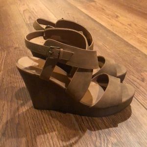 Wedge sandals